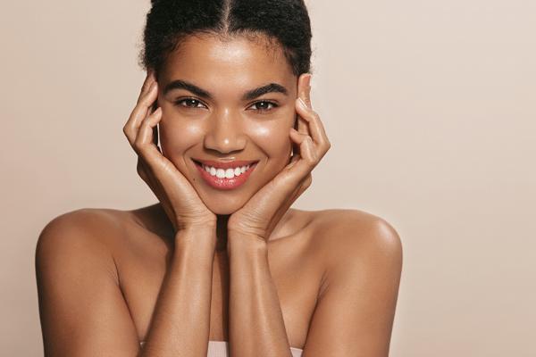 Model with glowy skin